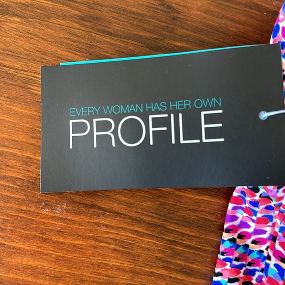 New Profile by Gottex halter Tankini top with soft cups for support - Picture 4 of 6